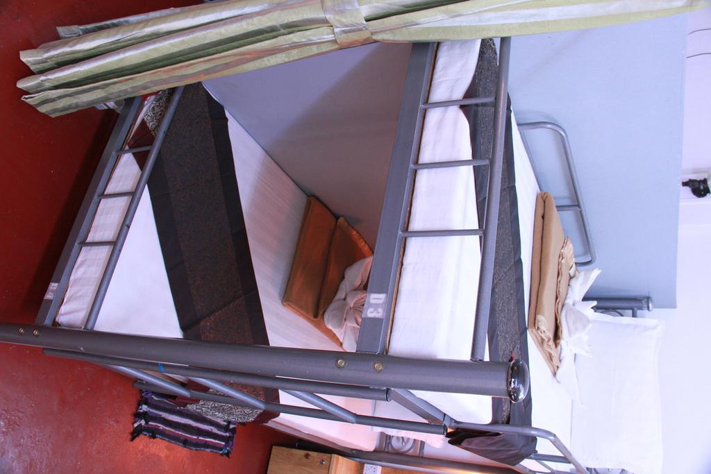 יאנגון 20Th Street Hostel מראה חיצוני תמונה