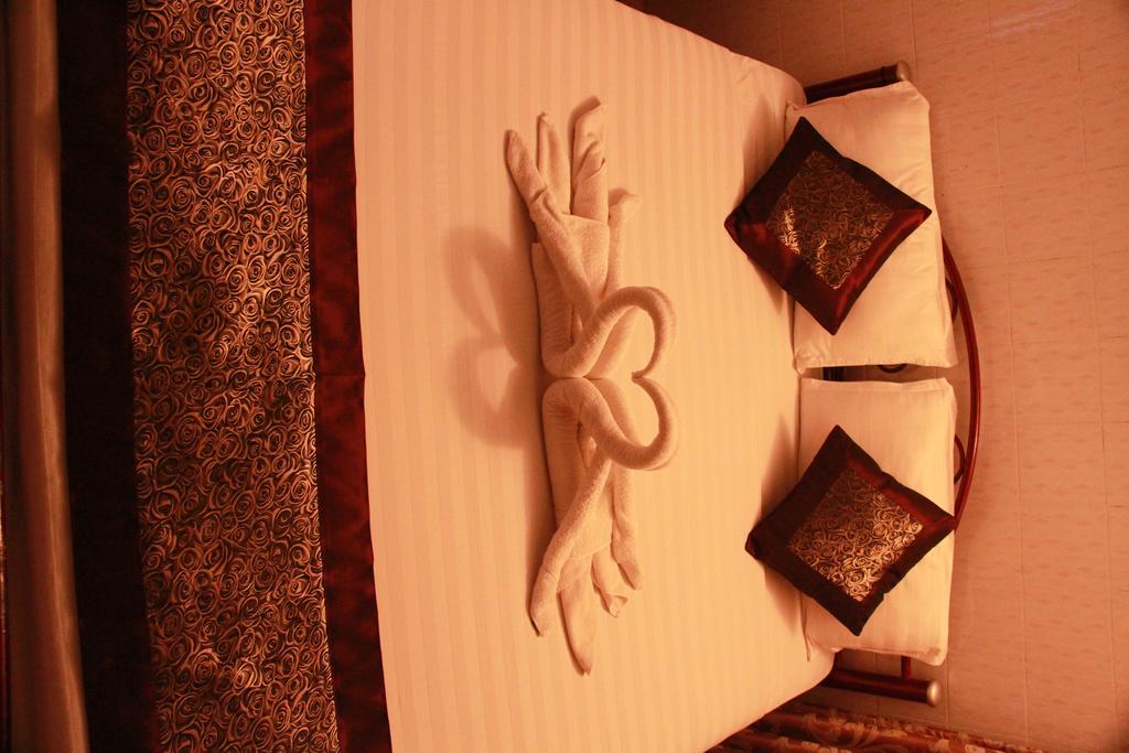 יאנגון 20Th Street Hostel מראה חיצוני תמונה