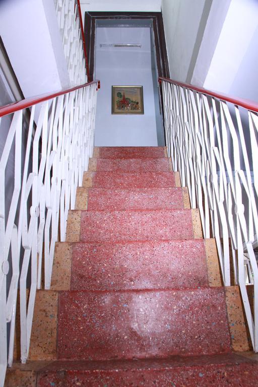 יאנגון 20Th Street Hostel מראה חיצוני תמונה