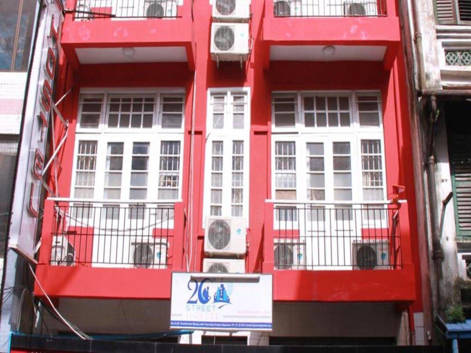 יאנגון 20Th Street Hostel מראה חיצוני תמונה